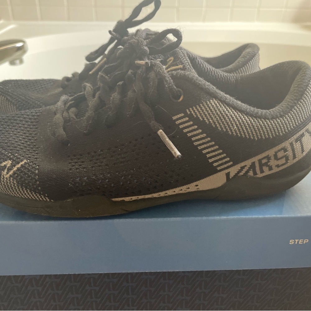 varsity women cheer shoes. size 8. brand new.